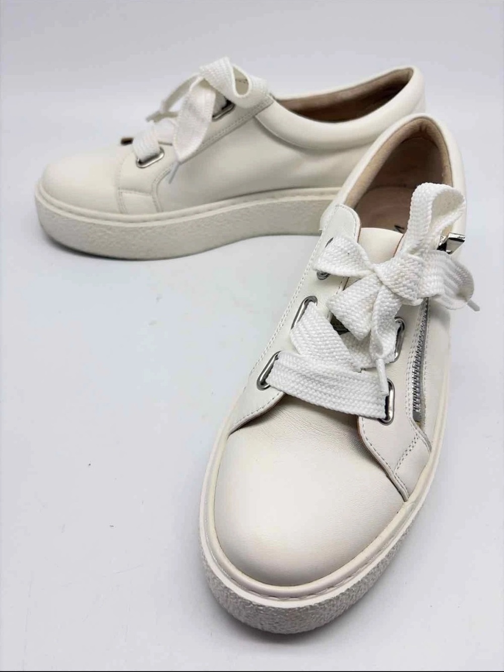 Vaneli Cream Leather Platform Lace-Up Sneakers 9